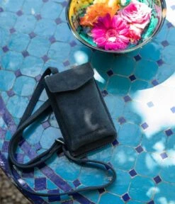 Cowboysbag Phone Purse Richfield Gargoyle Grey -Beroemde Bagage Winkel Cowboysbag 3369 phonepurse Richfield garcoylegrey 6 600