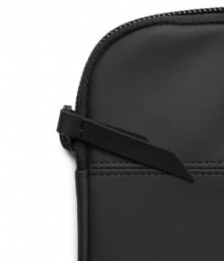 Rains Laptop Case 13 Inch Black -Beroemde Bagage Winkel Rains 16510 01 3 600