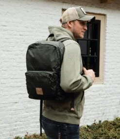 Otway Backpack 15.6 Inch Moss/Sand -Beroemde Bagage Winkel Resfeber 8718586603967 600