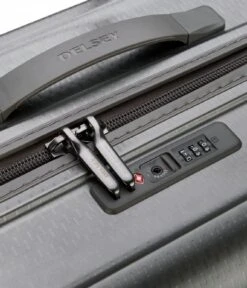 Delsey Turenne 70 Cm Argent -Beroemde Bagage Winkel delsey turenne 70 cm koffer argent grijs suitcase 001621820 11 lock 600