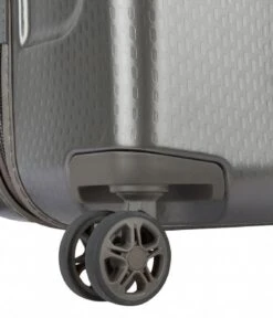 Delsey Turenne 70 Cm Argent -Beroemde Bagage Winkel delsey turenne 70 cm koffer argent grijs suitcase 001621820 11 wheel 600