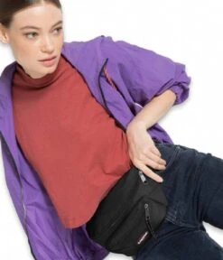 Eastpak Doggy Bag Black -Beroemde Bagage Winkel ek000073 008 alt001 uc141270 m 600