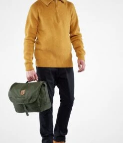 Fjallraven Greenland Shoulder Bag 15 Inch Black -Beroemde Bagage Winkel fjallraven greenland shoulder bag handtassen deep forest handbags 23154 662 model side1 600