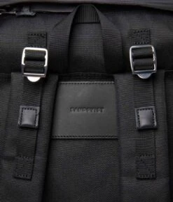 Sandqvist Harald 13 Inch Black -Beroemde Bagage Winkel harald 13 inch a8 1042 5 600
