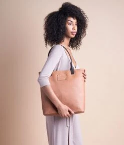 Posh Stacey Midi Camel Hunter 12 Posh Stacey Midi Camel Hunter -Beroemde Bagage Winkel o my bag posh stacey midi handtas camel handbag camel model2 600