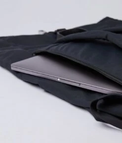 Sandqvist Siv 13 Inch Black With Black Leather 11 Sandqvist Siv 13 Inch Black With Black Leather -Beroemde Bagage Winkel sandqvist siv black inside4 600