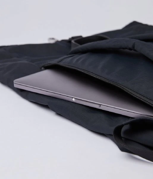 Sandqvist Siv 13 Inch Black With Black Leather 6 Sandqvist Siv 13 Inch Black With Black Leather - Afbeelding 4