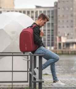 XD Design Bobby Hero Regular Anti Theft Backpack 15.6 Inch Red -Beroemde Bagage Winkel xddesign bobbyhero antidiefstalrugzak red antitheftbackpack 294 model 600